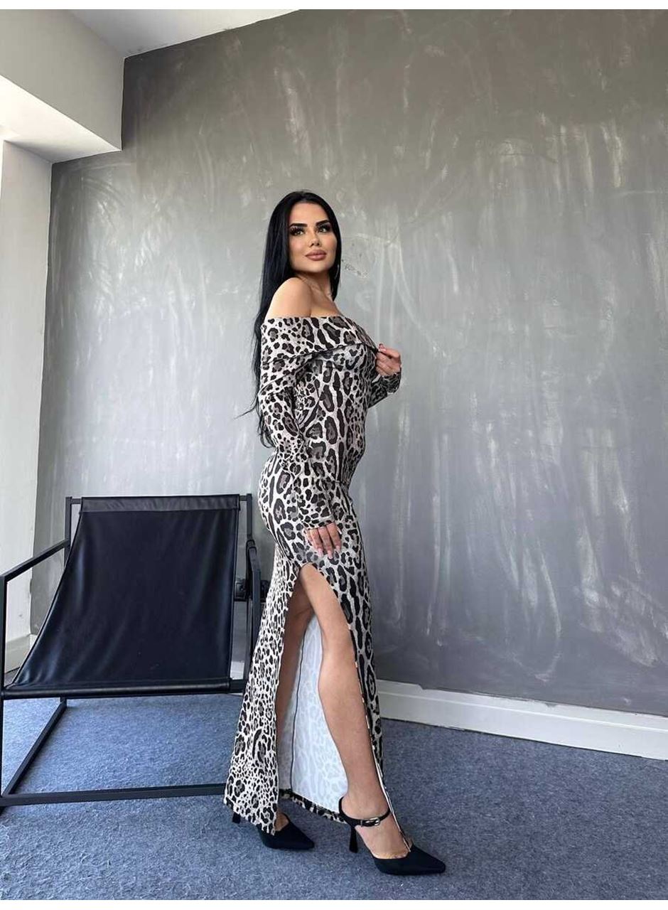 Kadın Madonna Yaka Dalgıç Kumaş Leopar Desen Maxi Boy Derin Yırtmaçlı Elbise
