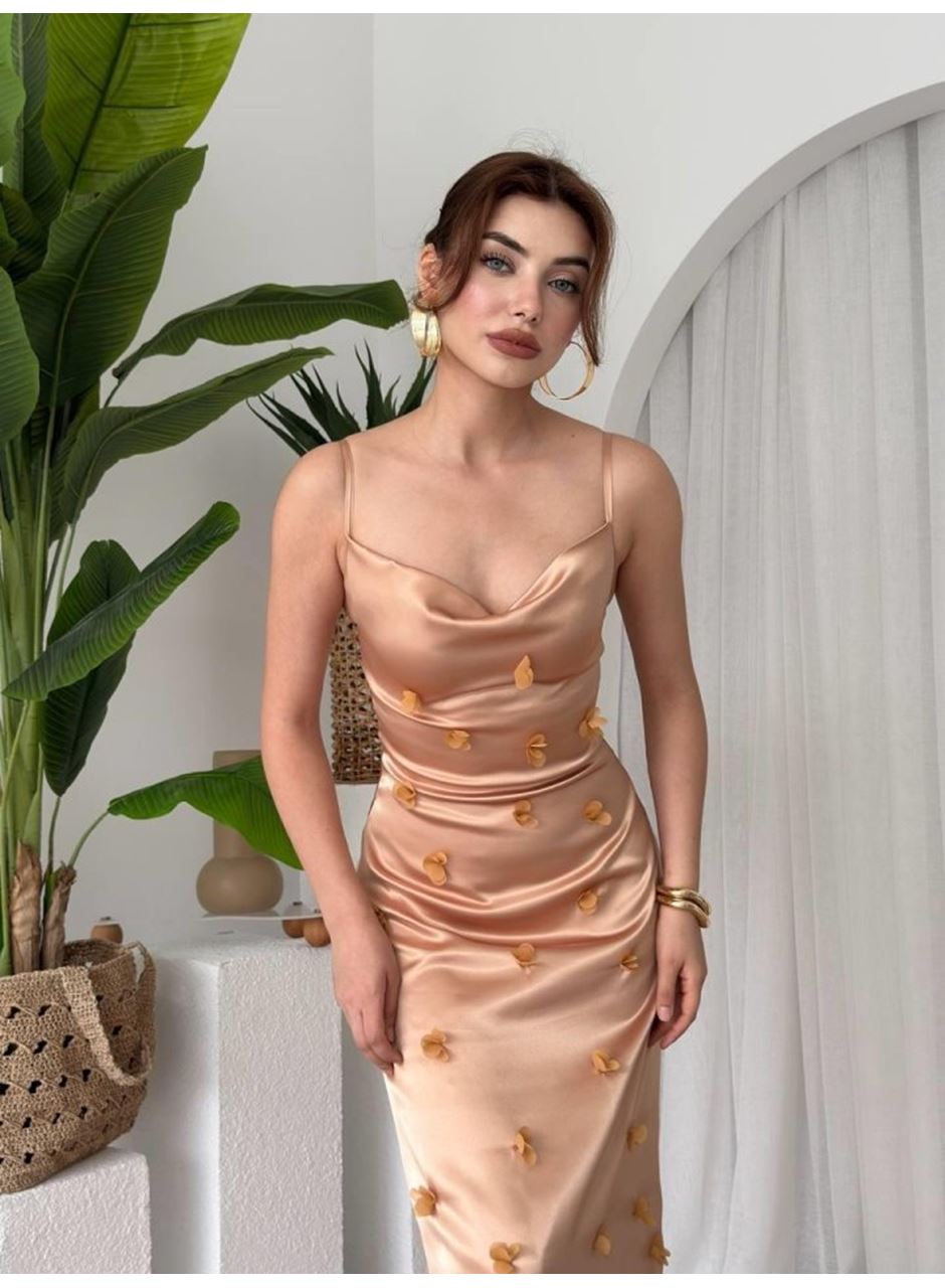 Dora Çiçek Detaylı Elbise