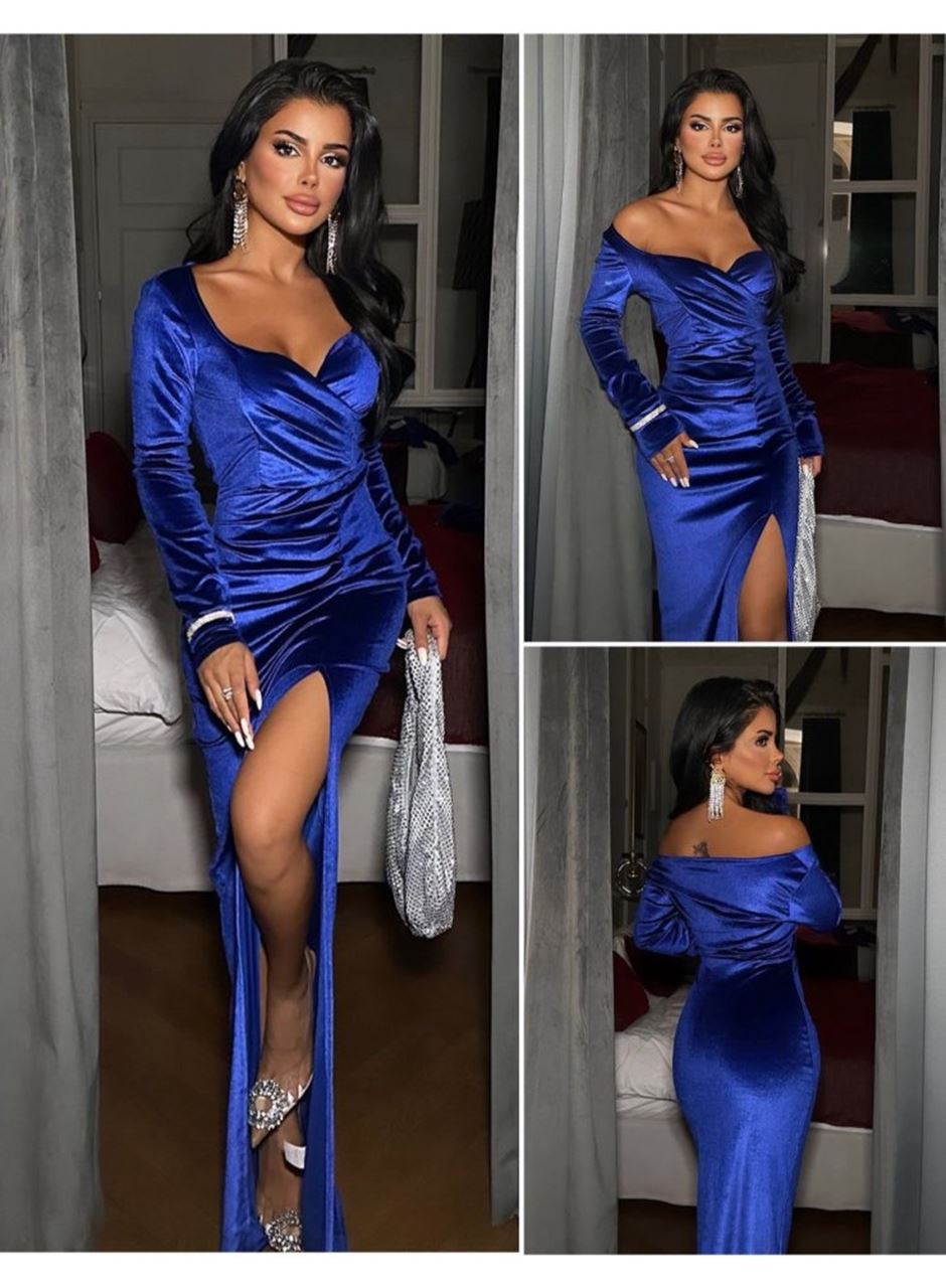 Kadın Kadife Kumaş Kalp Yaka Yırtmaç Detaylı Maxi Boy Elbise