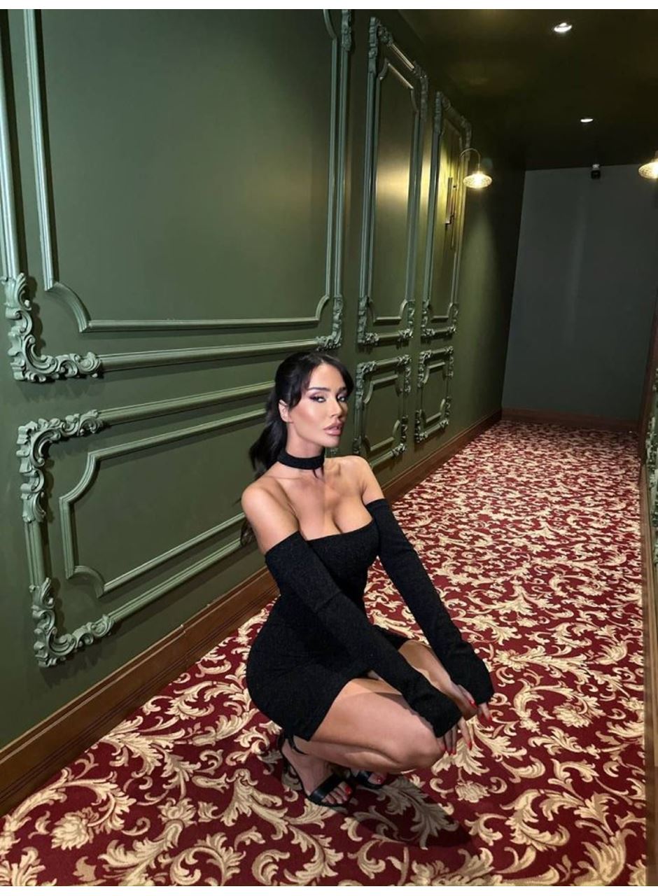 Kadın Madonna Yaka Simli Flower Kumaş Mini Elbise