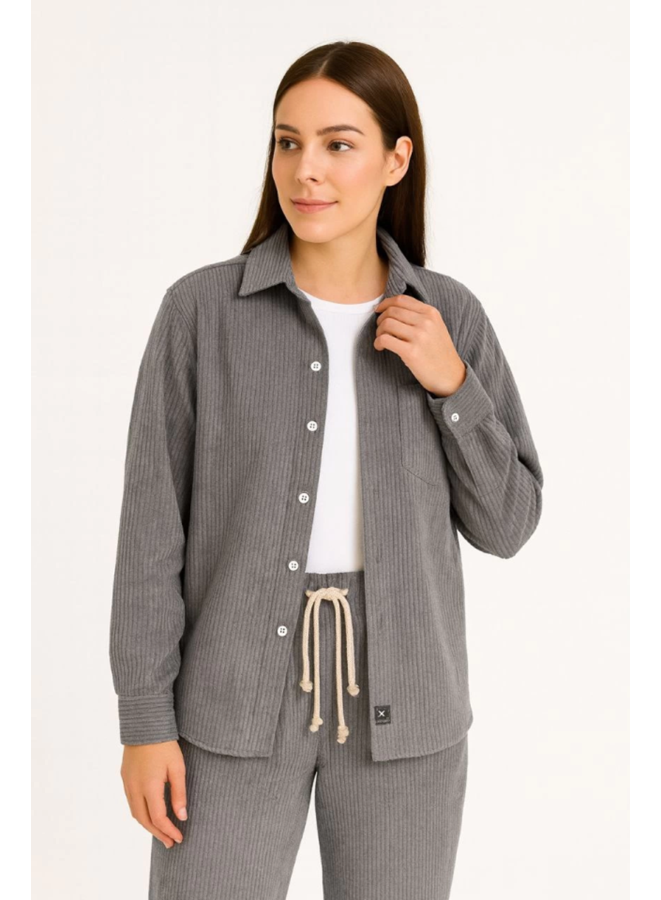 Kadife Oversize Takım – Gömlek Ve Pantolon İkili Set Füme Corduroy Şıklığı, Rahat Ve Zarif Duruş Yumuşak Dokulu Kadife Kumaş, Düğmeli Gömlek Üst Ve Lastikli Pantolon Alt Parça Ile Gün Boyu Konfor- Füme