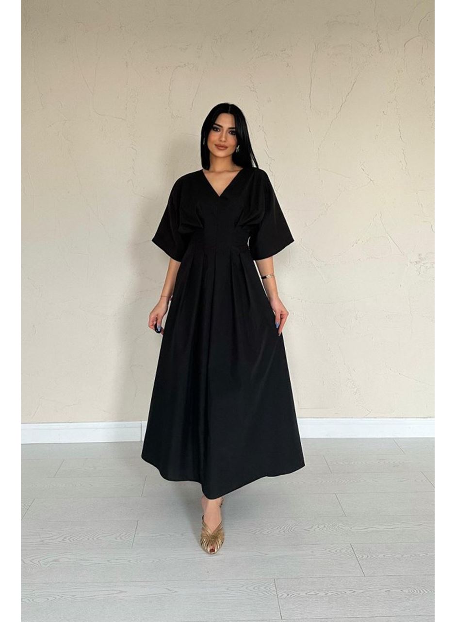 Siyah Pileli Uzun Elbise
