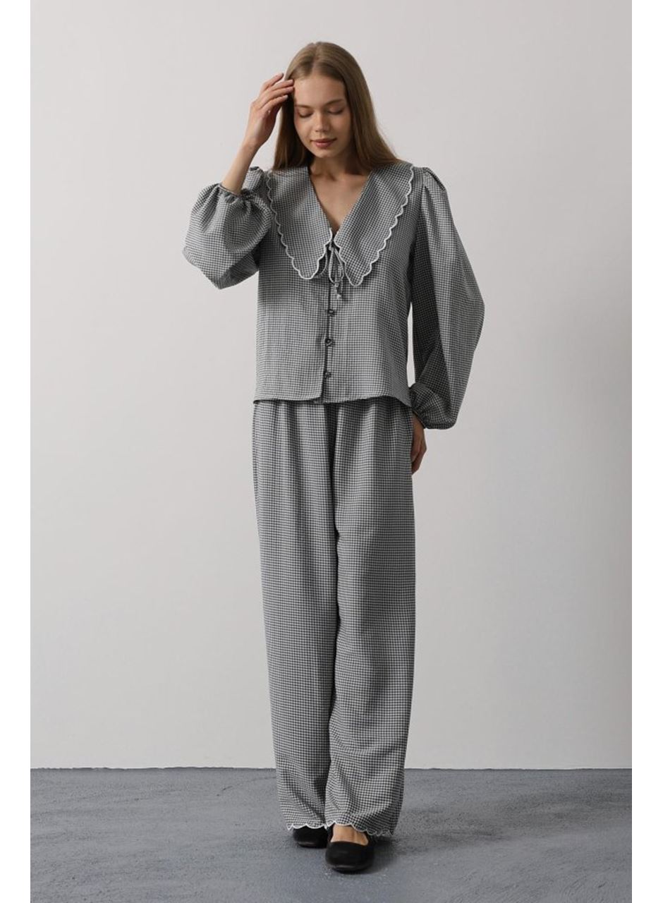 İşlemeli Bebe Yakalı Pantolon Takım - Siyah