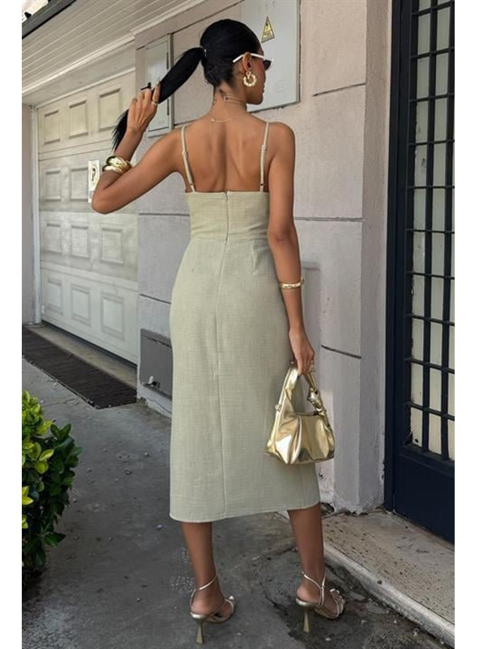 Göğsü Aksesuarlı Önü Yırtmaçlı Elbise 2899