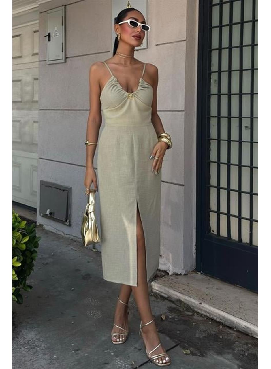 Göğsü Aksesuarlı Önü Yırtmaçlı Elbise 2899