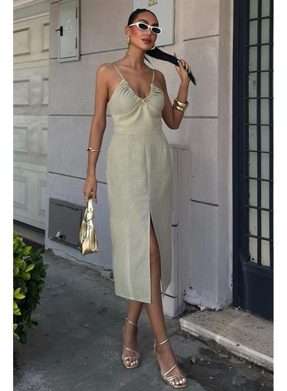 Göğsü Aksesuarlı Önü Yırtmaçlı Elbise 2899