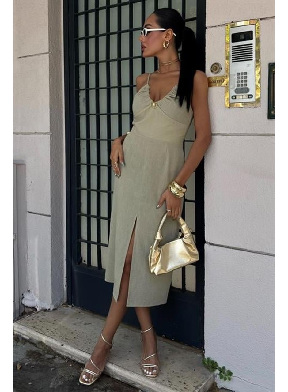 Göğsü Aksesuarlı Önü Yırtmaçlı Elbise 2899