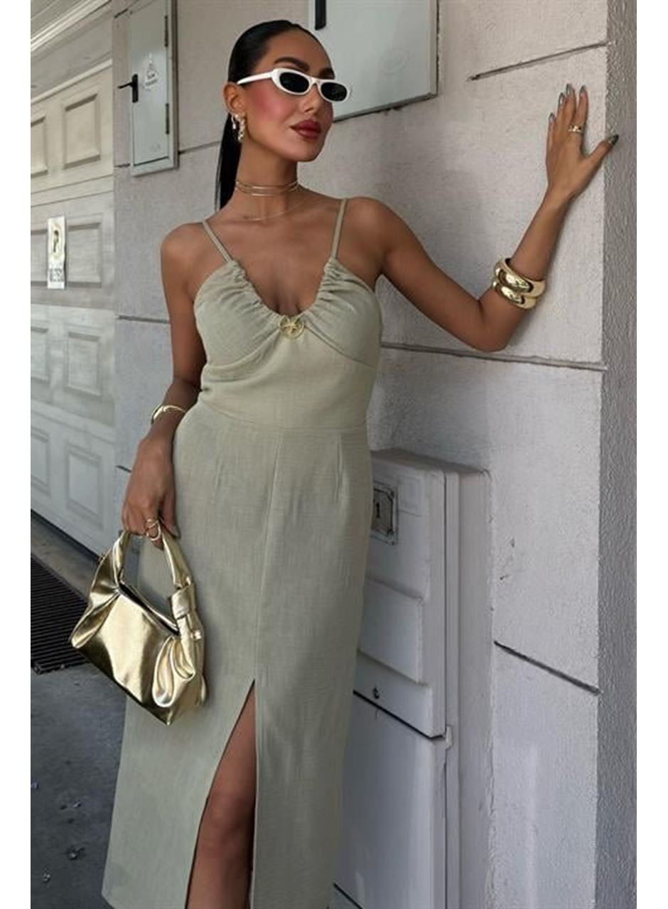 Göğsü Aksesuarlı Önü Yırtmaçlı Elbise 2899