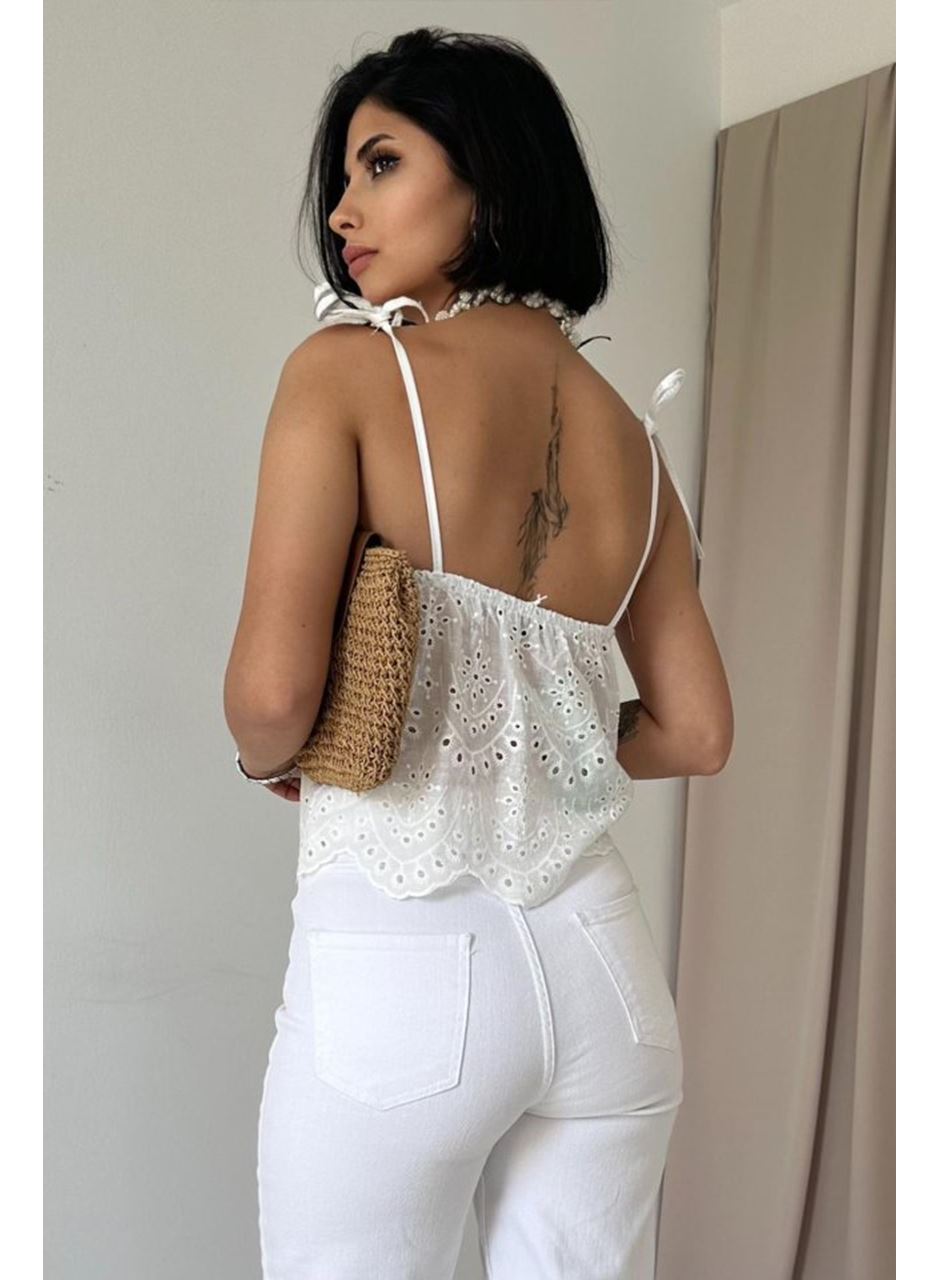 Beyaz Bağcıklı Brode Bluz