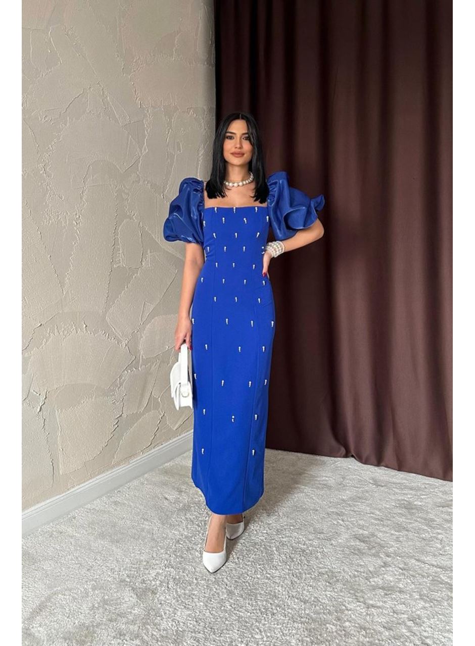 Saks İşlemeli Kolu Garnili Elbise