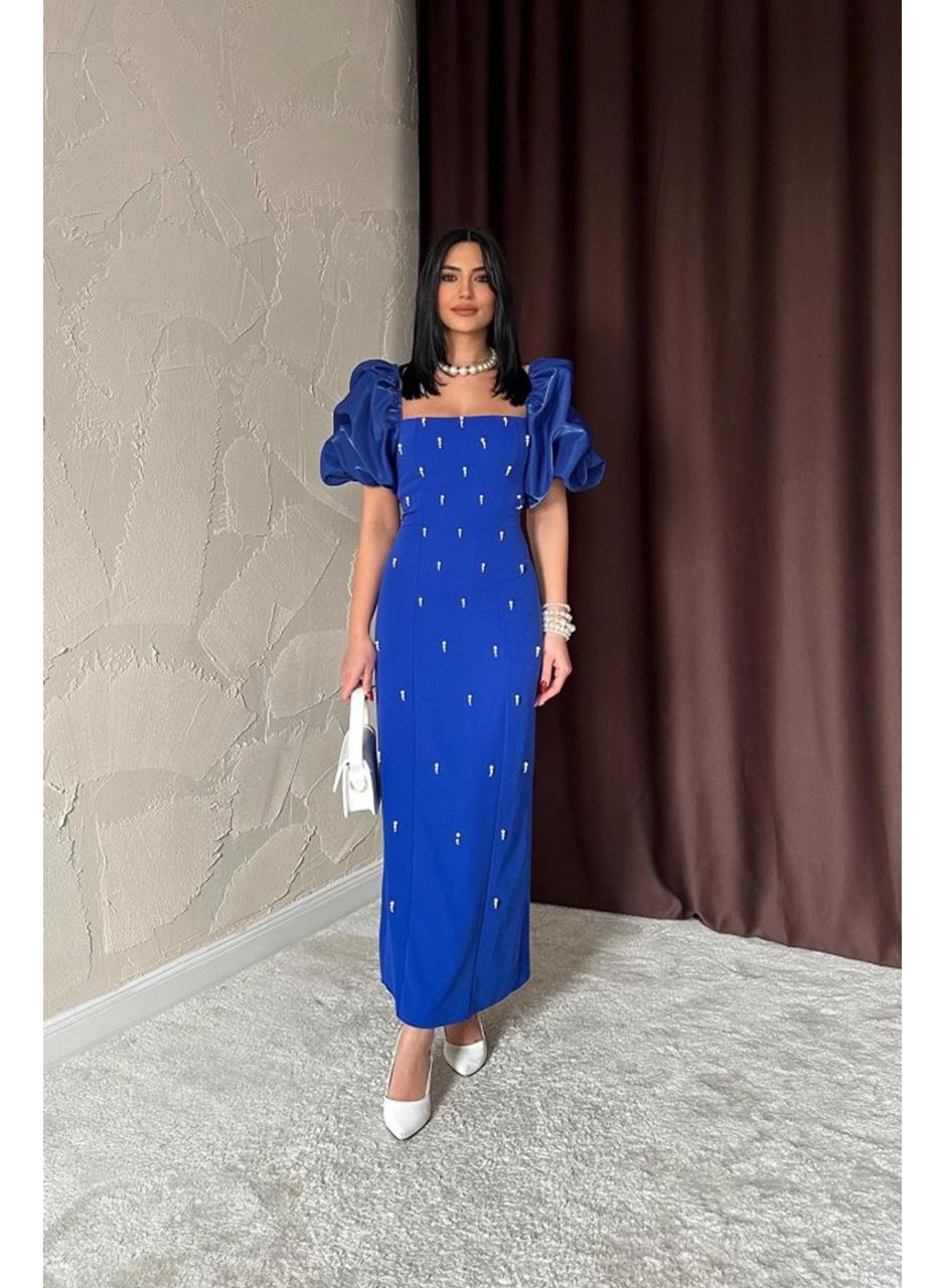 Saks İşlemeli Kolu Garnili Elbise