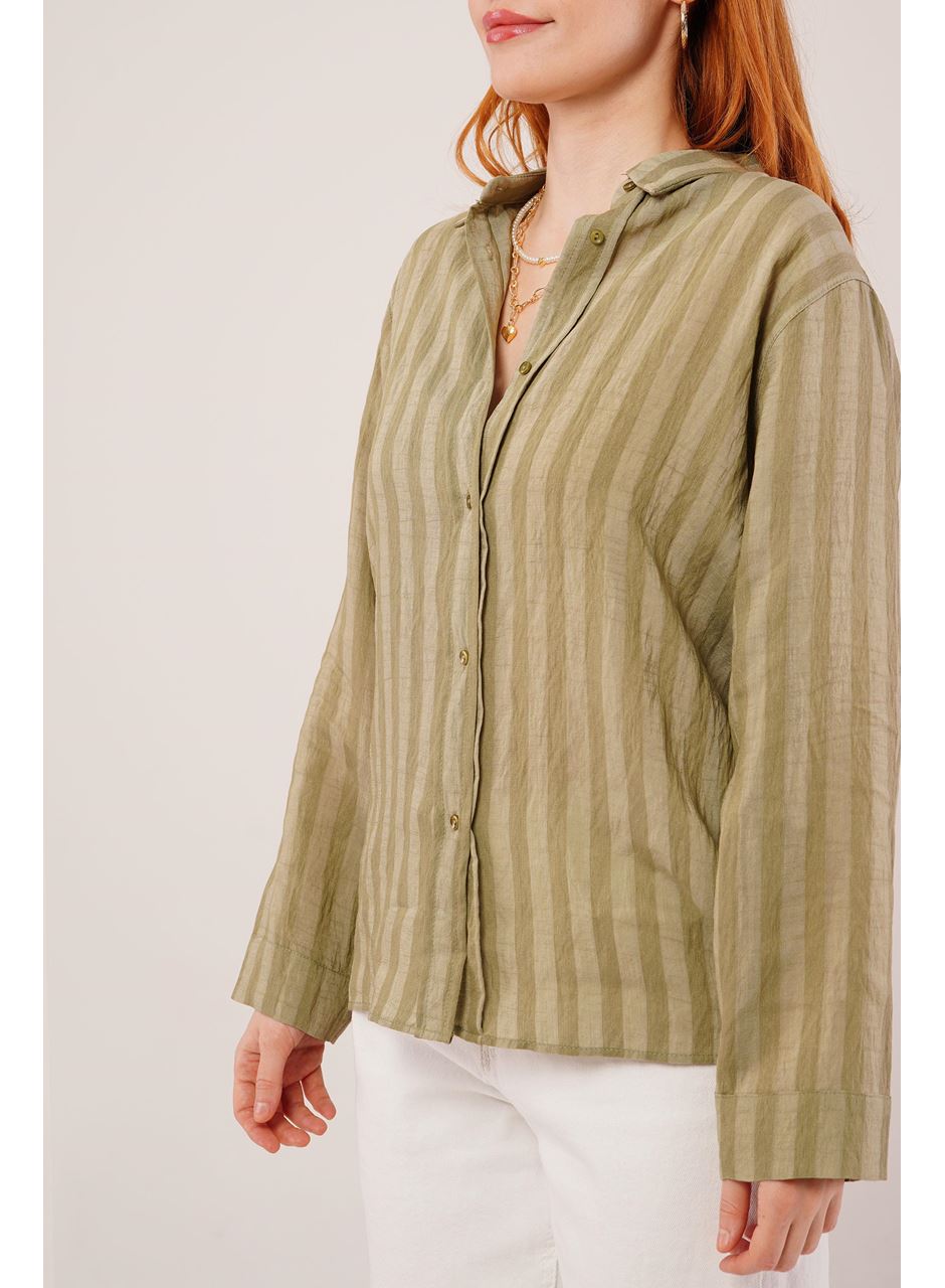 Düğmeli Ve Çizgi Detaylı Yeşil Gömlek