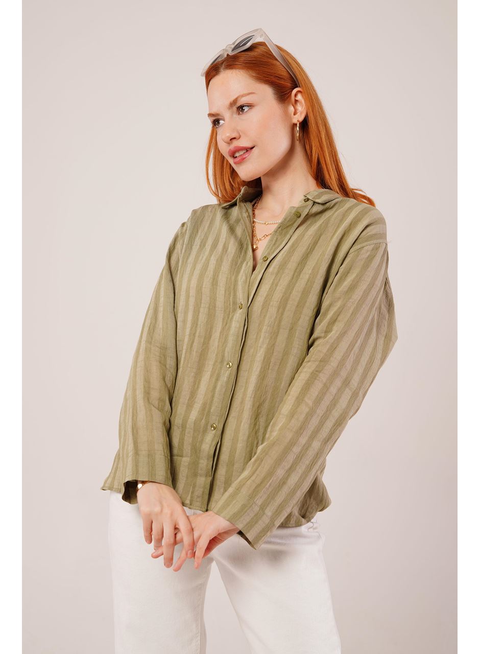 Düğmeli Ve Çizgi Detaylı Yeşil Gömlek