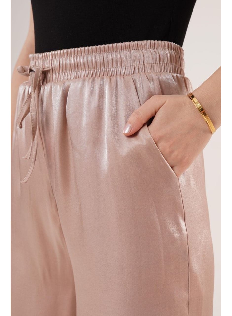 Parlak Görünümlü Cepli Bej Bol Paça Pantolon