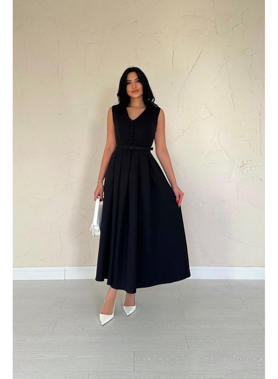 Siyah Önü Britli Pileli Elbise