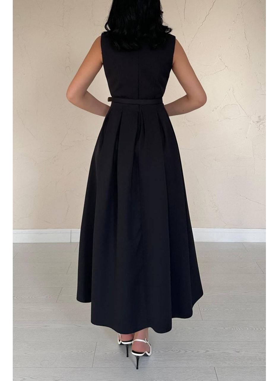 Siyah Önü Britli Pileli Elbise