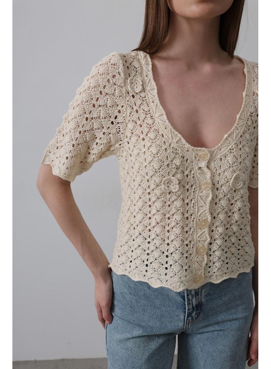Çiçek Detaylı Düğmeli Triko - Ekru