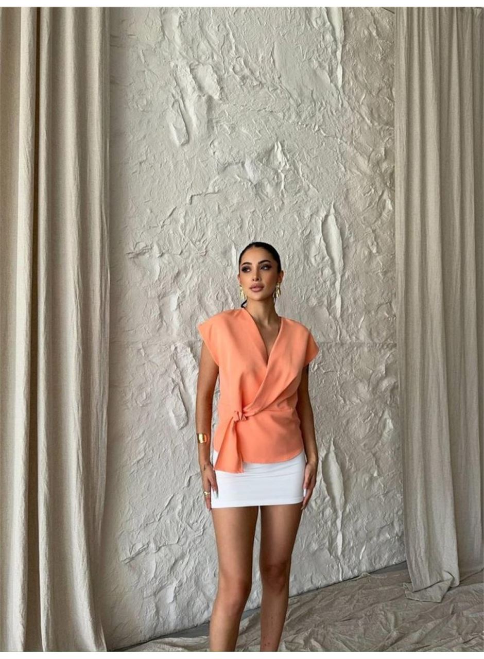 YANDAN BAĞLAMA DETAYLI KOLSUZ BLUZ - Somon