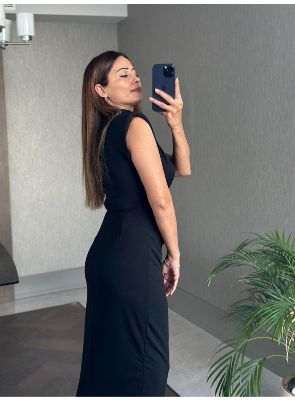 Kadın Bisiklet Yaka Vatkalı Broş Detay Kısa Kol Midi Boy Elbise