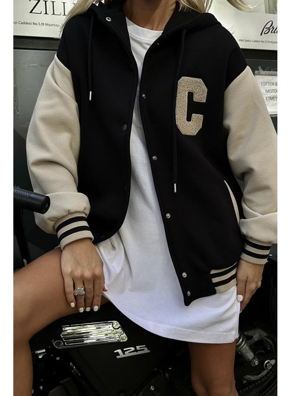 Siyah Kapüşonlu Kolej Mont