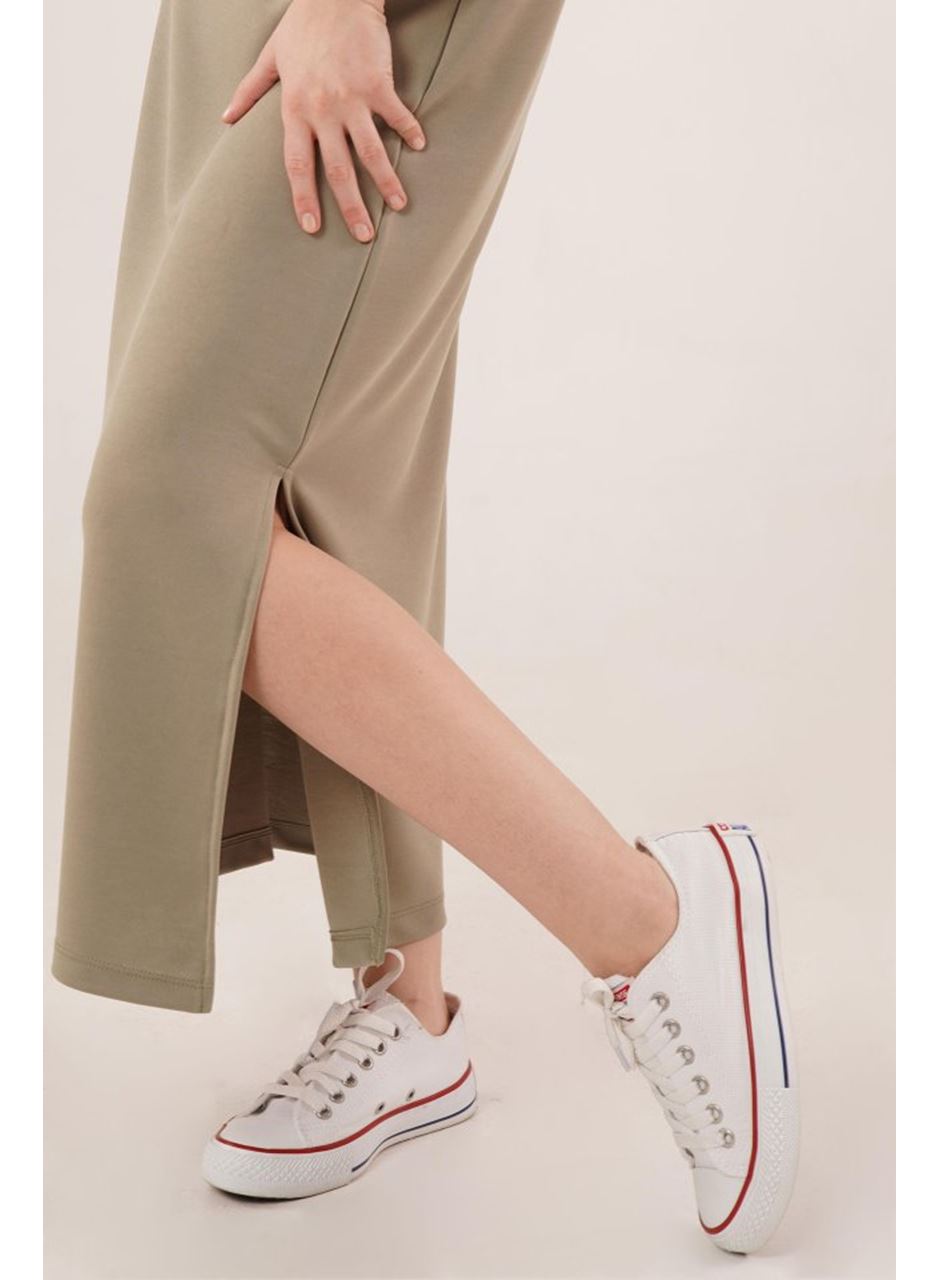 Yırtmaç Detaylı Kısa Kollu Salaş Maxi Yağ Yeşili Elbise