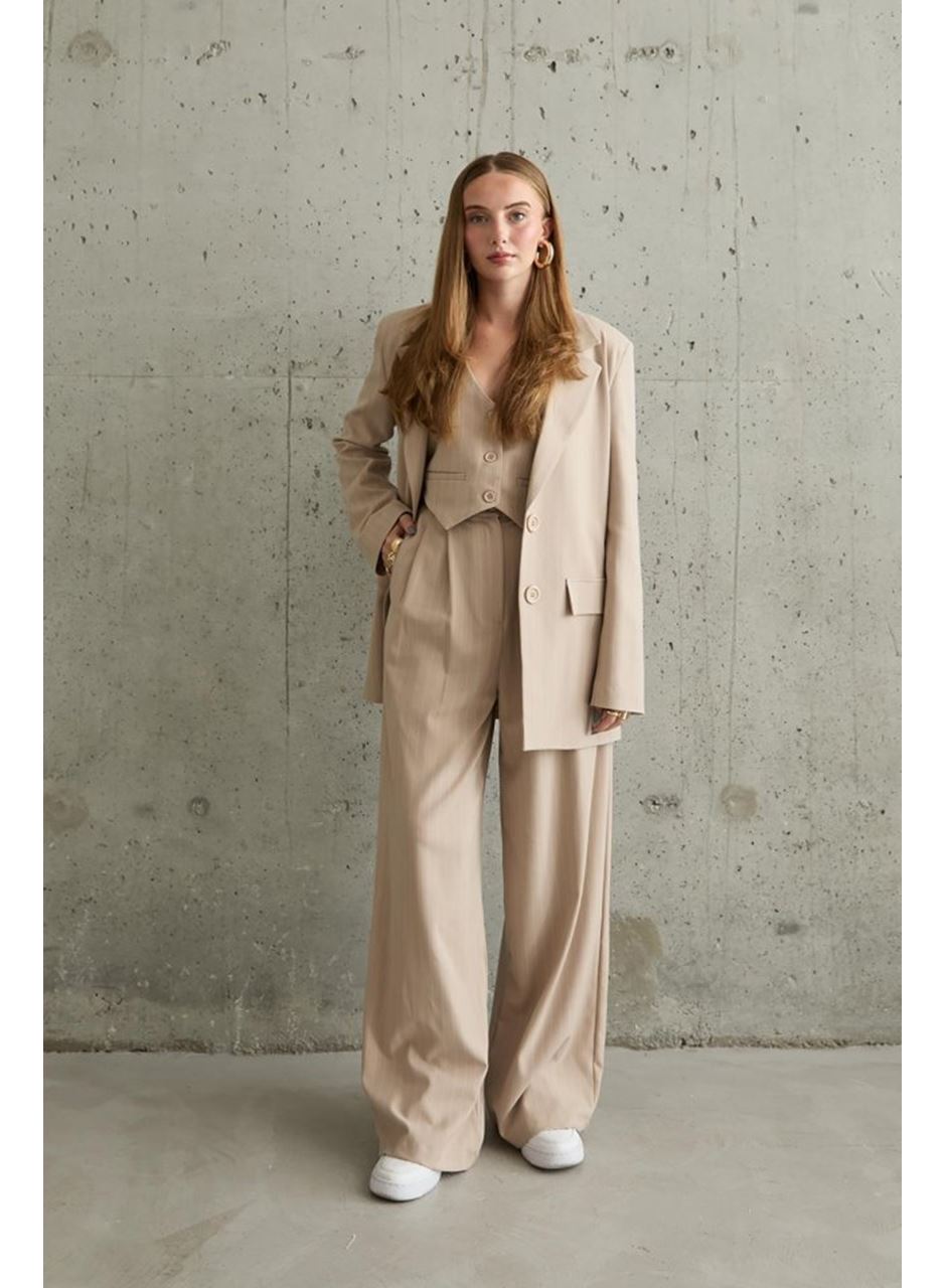 Bej Çizgili Ceket - Yelek Ve Pantolon Takım