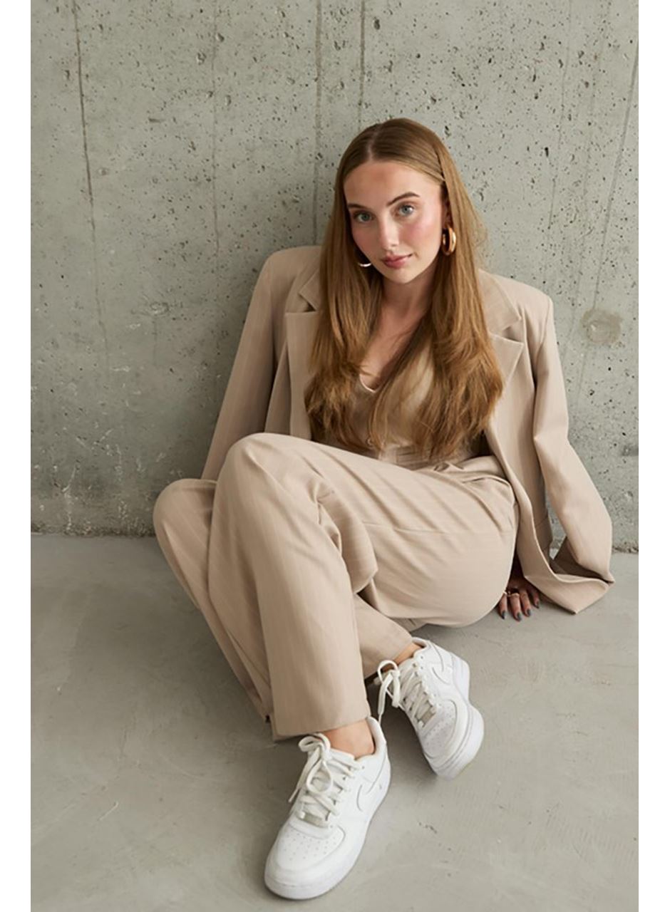 Bej Çizgili Ceket - Yelek Ve Pantolon Takım