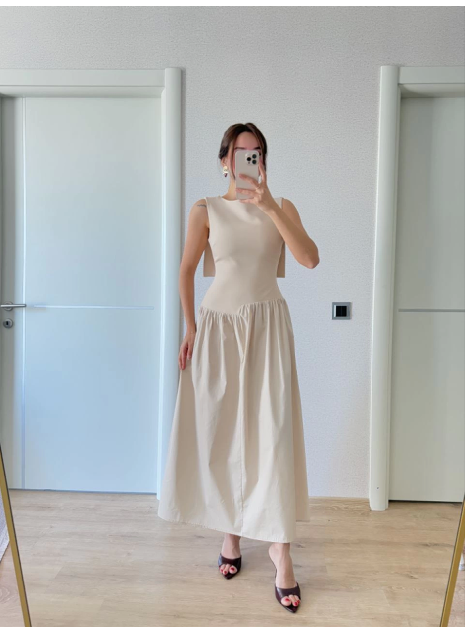 Arkası Kanatlı Uzun Elbise- Bej