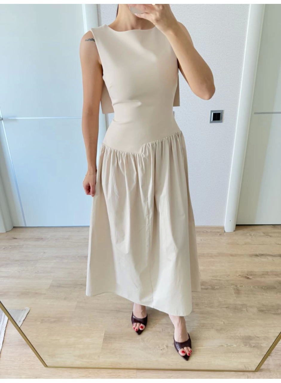 Arkası Kanatlı Uzun Elbise- Bej