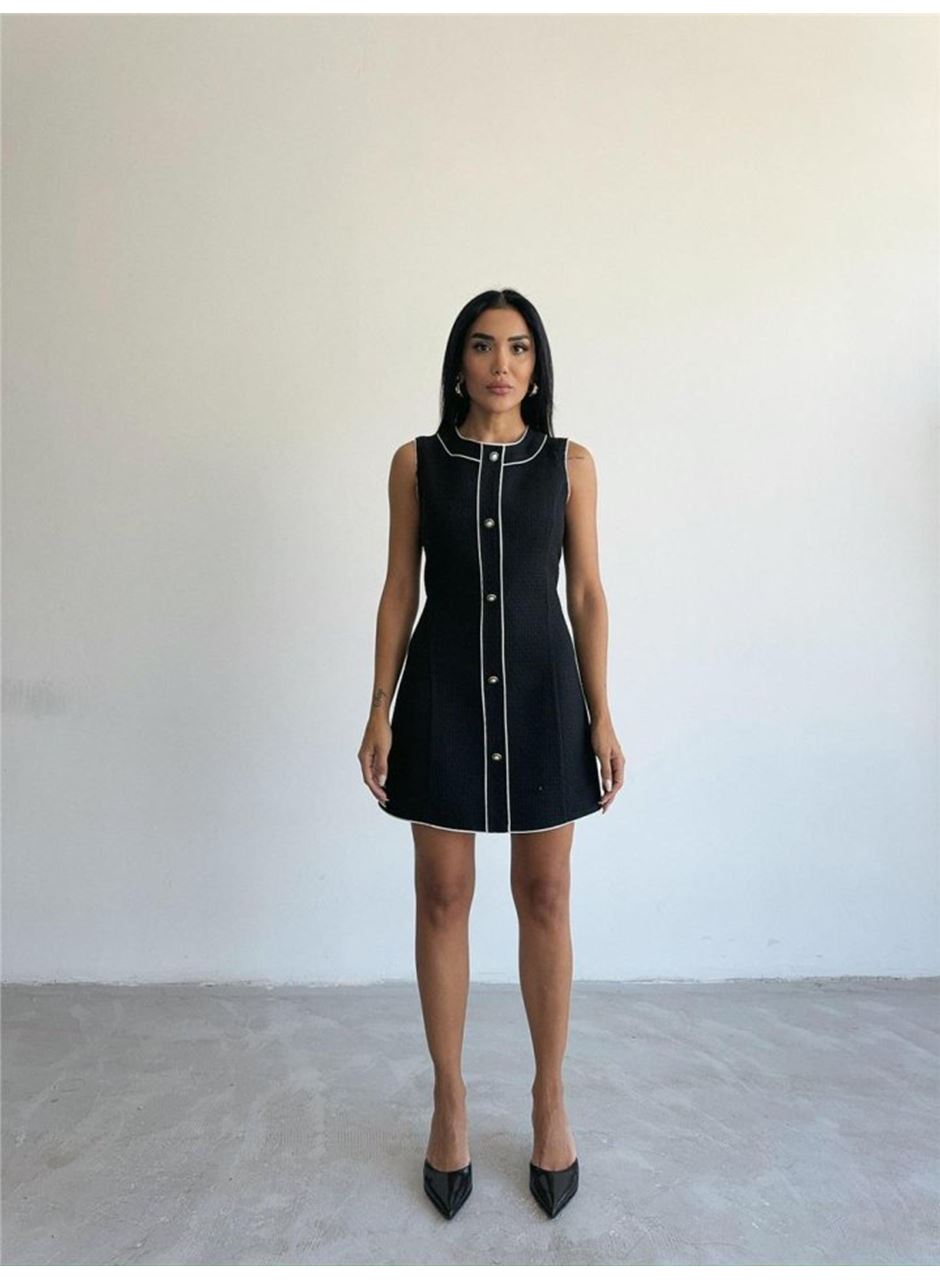 CHANEL KUMAŞ KISA ÖNDEN DÜĞMELİ ELBİSE - Siyah
