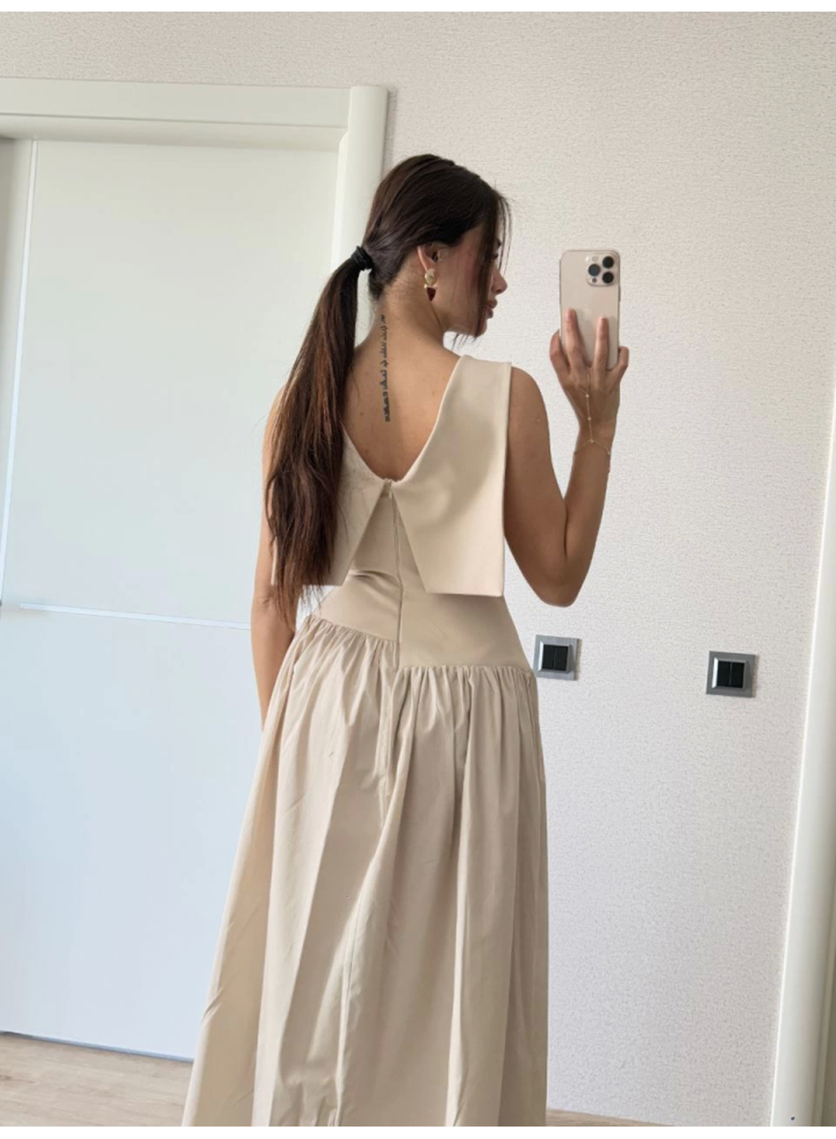 Arkası Kanatlı Uzun Elbise- Bej