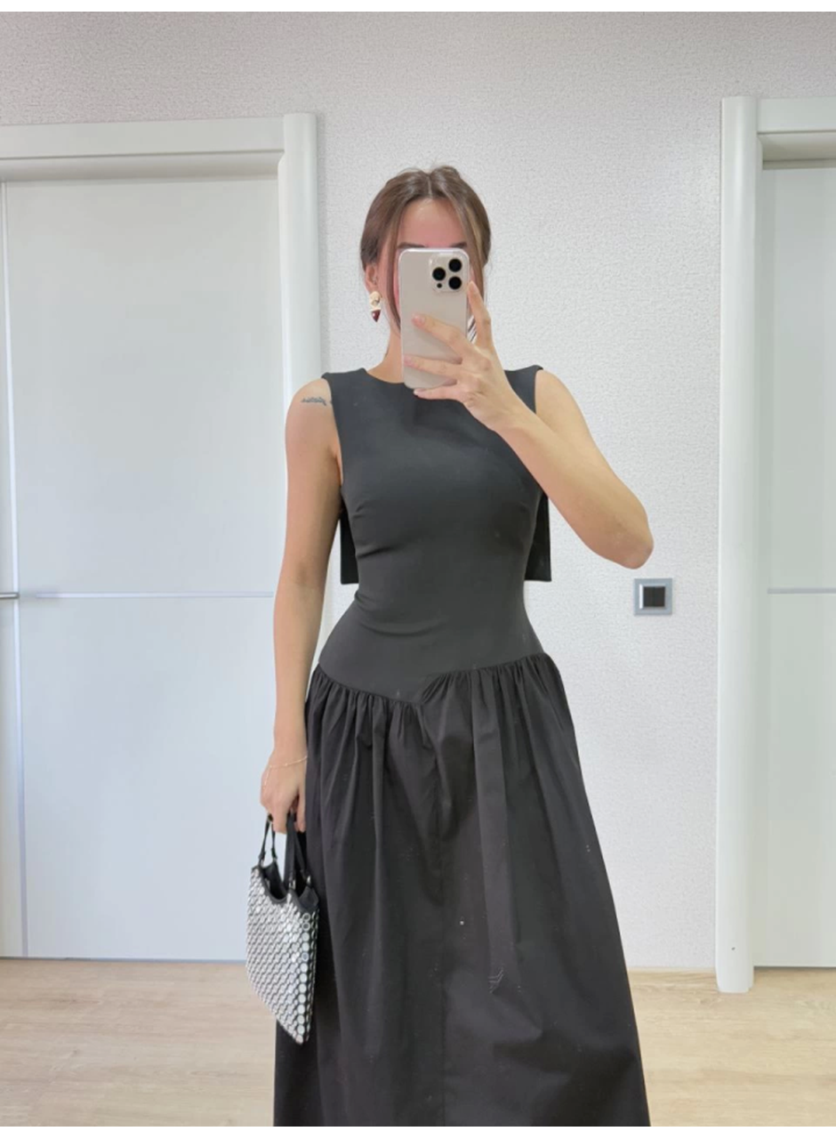 Arkası Kanatlı Uzun Elbise- Siyah