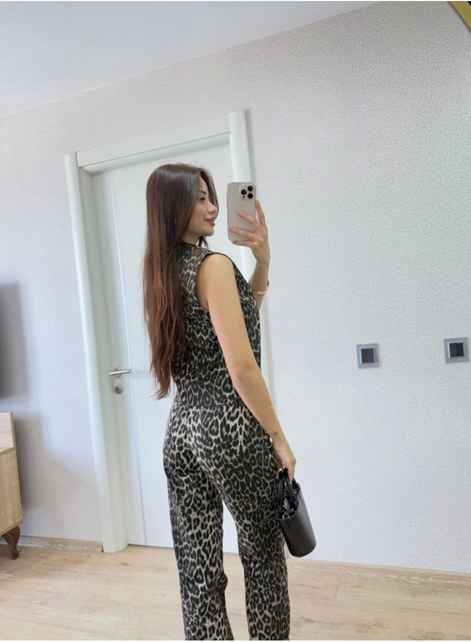 Leopar Desenli Düğmeli Bluzlu Pantolon İkili Takım -Leopar