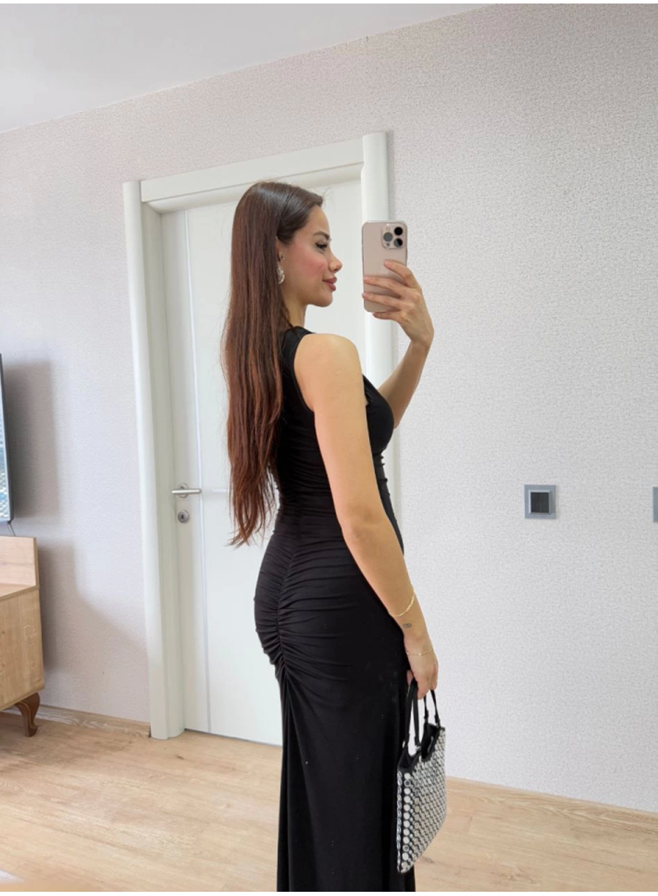 Kolsuz Büzgülü Uzun Elbise - Siyah