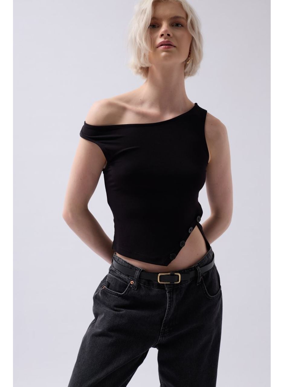 Kayık Yaka Yırtmaç Detay Bluz