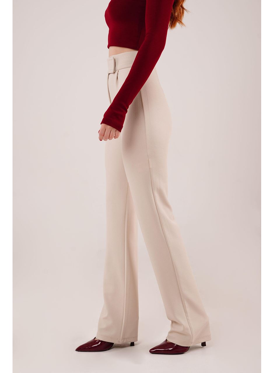 Cırt Kapama Detaylı Krem Pantolon