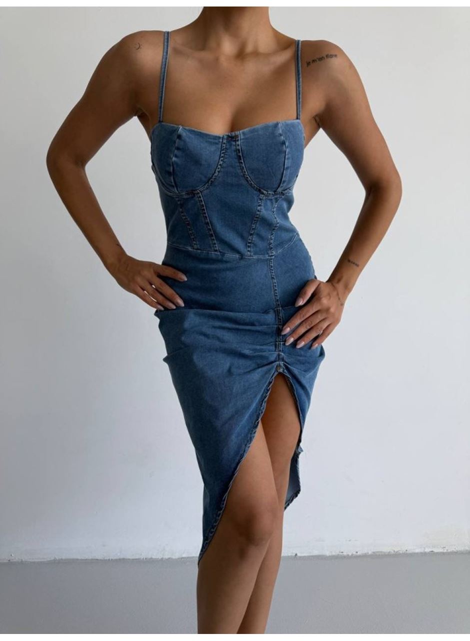 Kadın Omuz Askılı Derin Bacak Dekoltesi Ve Büzgü Detay Kot Elbise