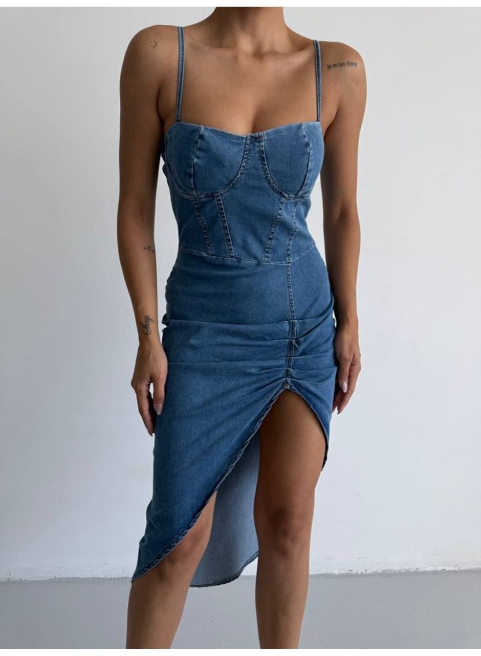 Kadın Omuz Askılı Derin Bacak Dekoltesi Ve Büzgü Detay Kot Elbise