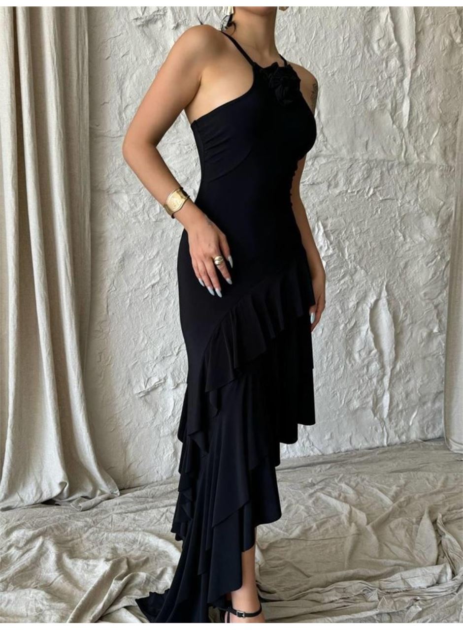 GÜLLÜ ELBİSE ASİMETRİK KATLI - Siyah
