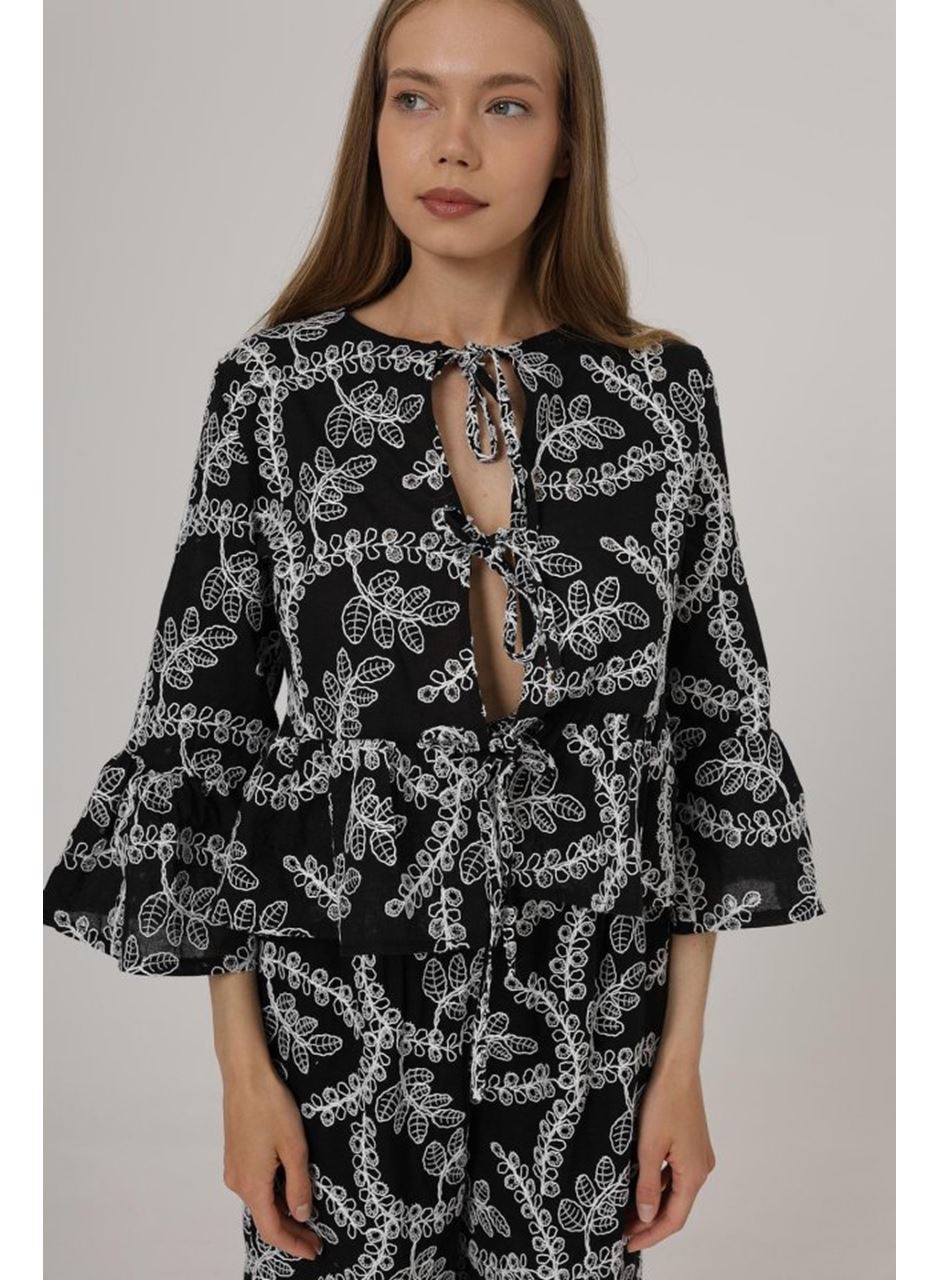 Fiyonk Bağlamalı Brode Bluz - Siyah