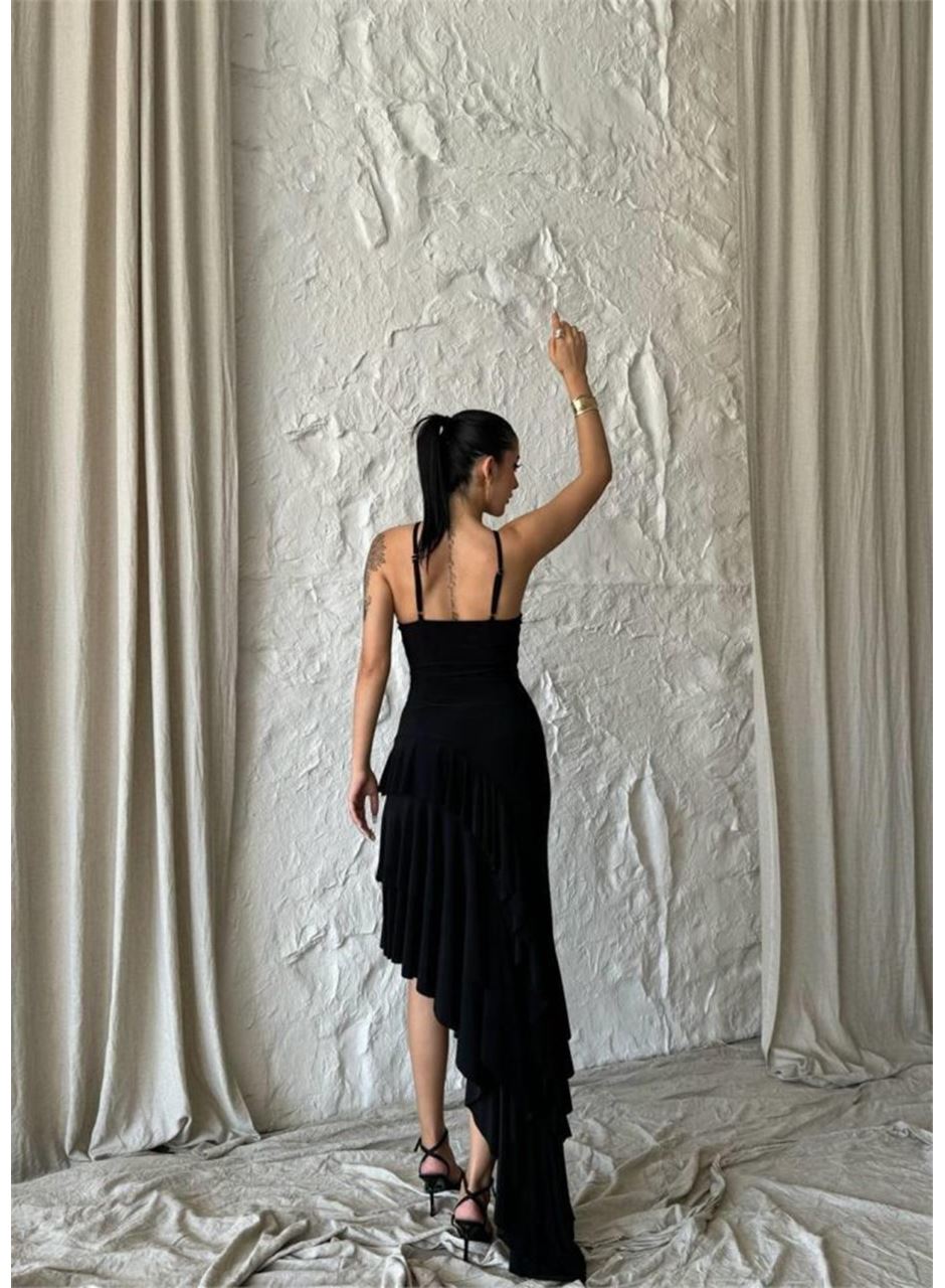 GÜLLÜ ELBİSE ASİMETRİK KATLI - Siyah