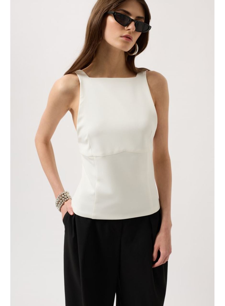 Sırt Kurdele Detay Bluz