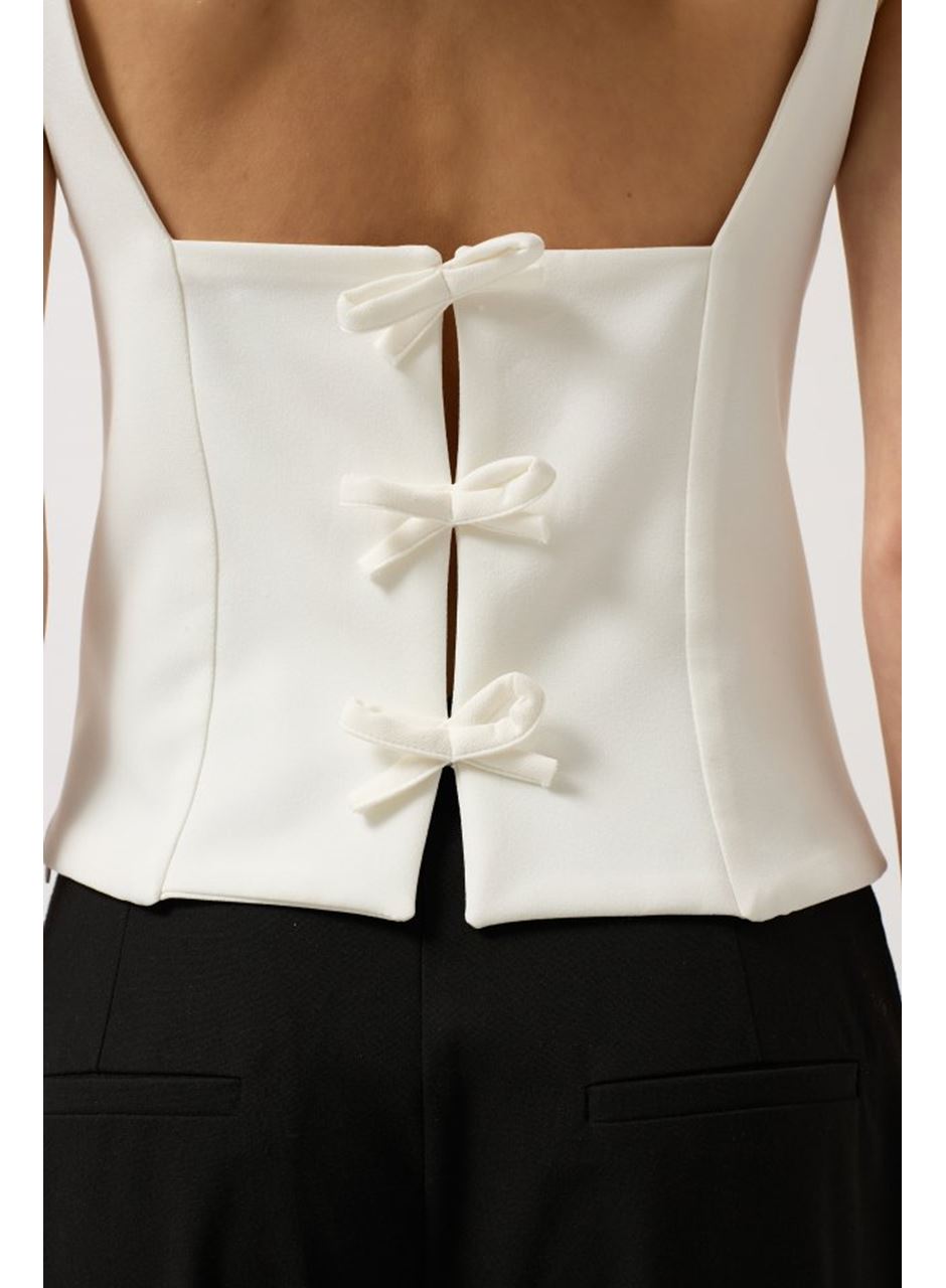 Sırt Kurdele Detay Bluz