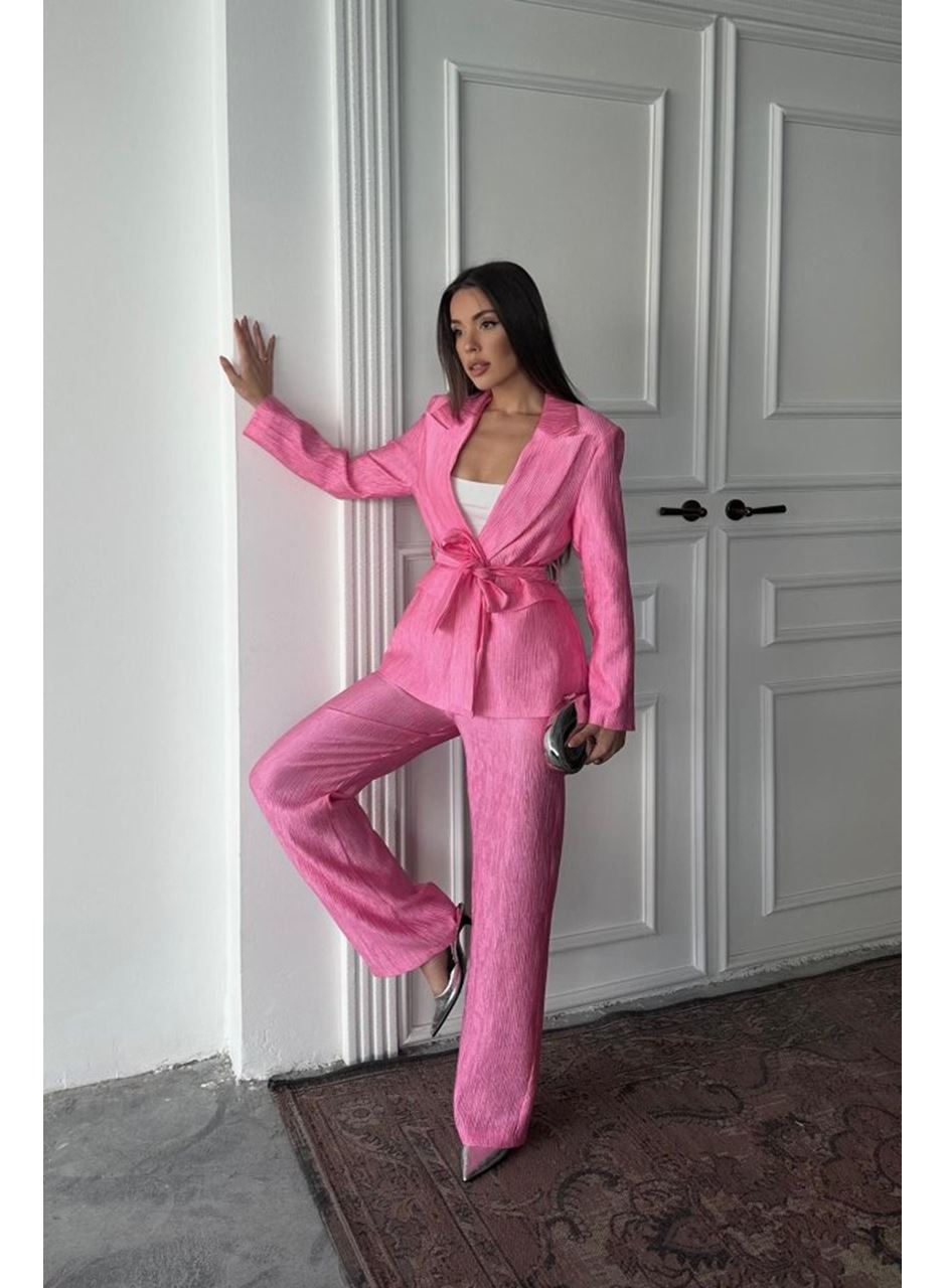 Pembe Beli Kuşaklı Ceket Ve Pantolon Parlak Takım