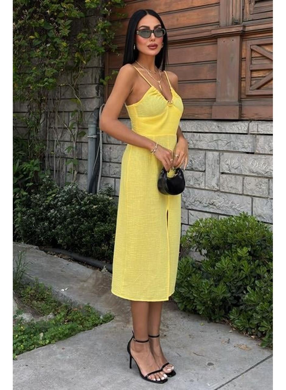 Göğsü Aksesuarlı Önü Yırtmaçlı Elbise 2899