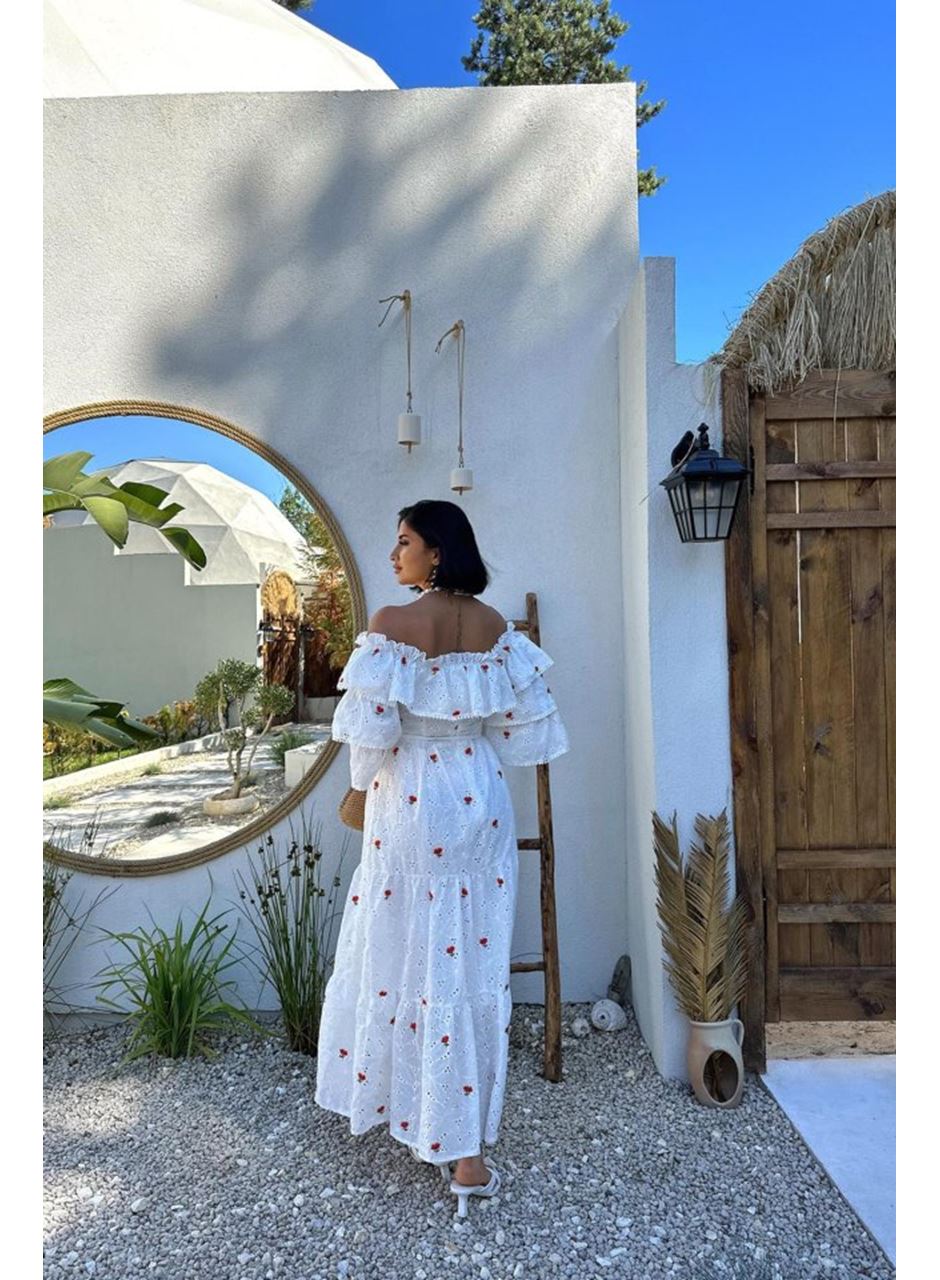 Kırmızı Omuzları Lastikli Brode Elbise