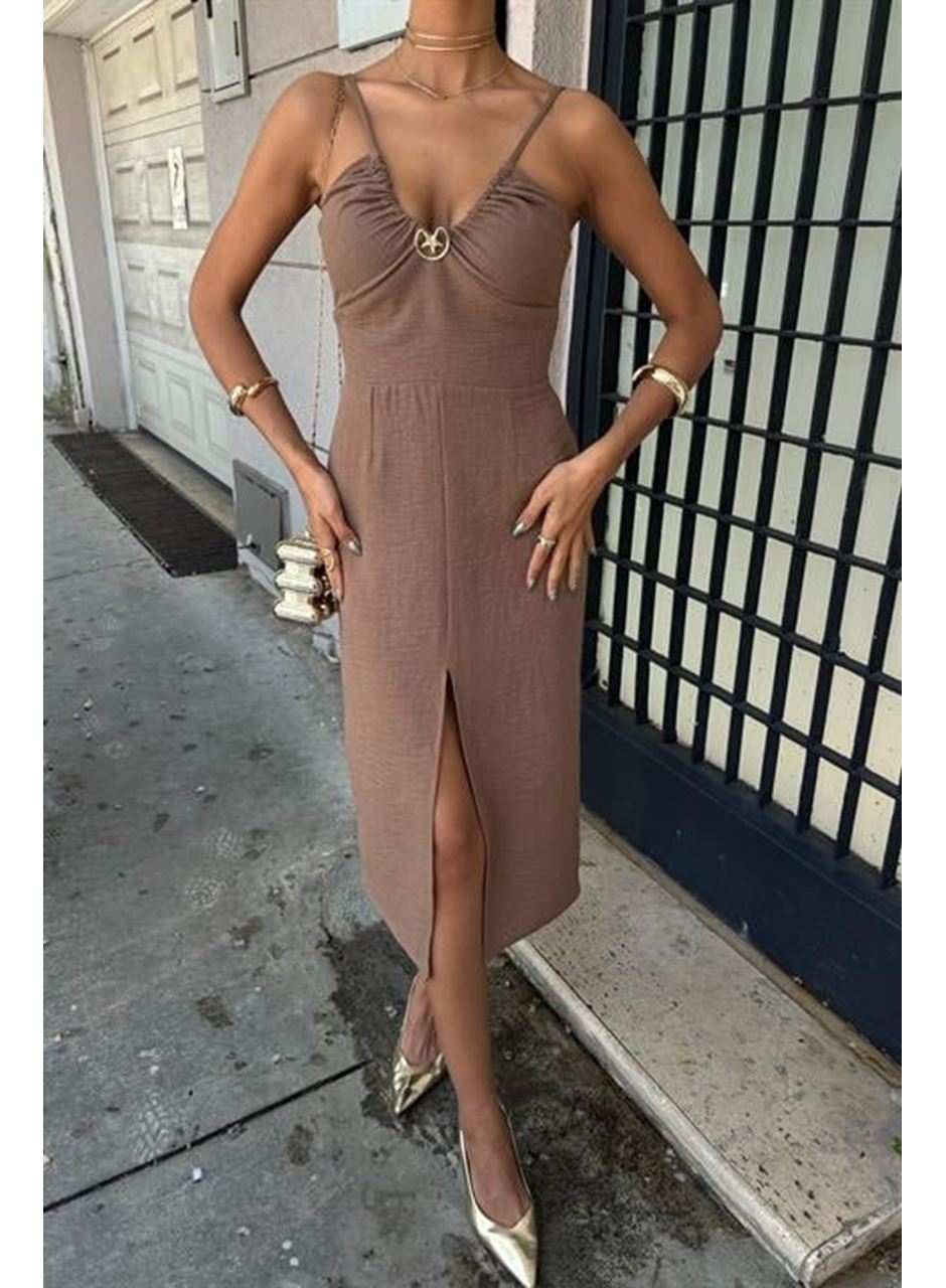 Göğsü Aksesuarlı Önü Yırtmaçlı Elbise 2899