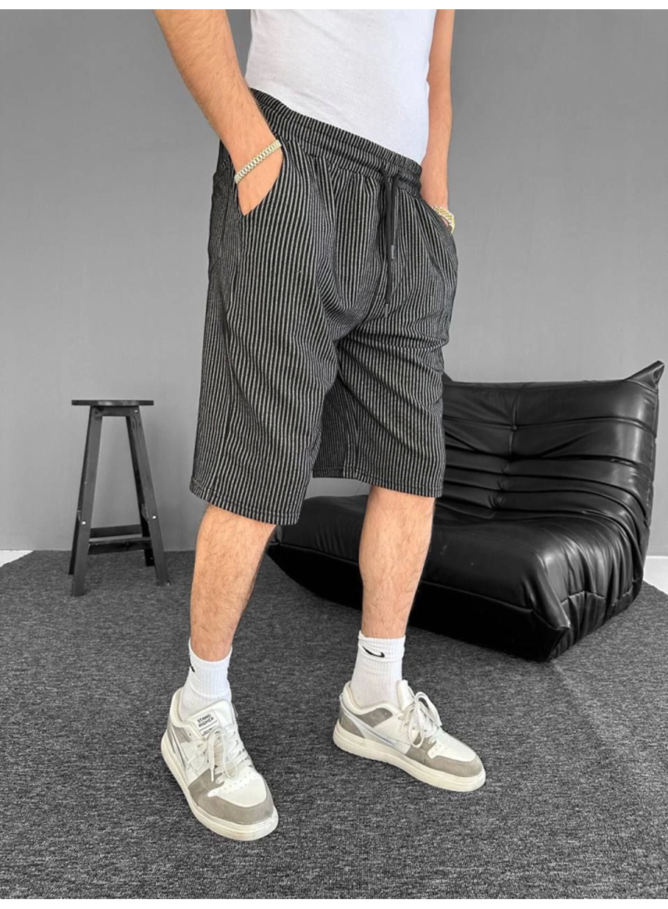 Su Yolu Çizgili Cepli Şort- Siyah