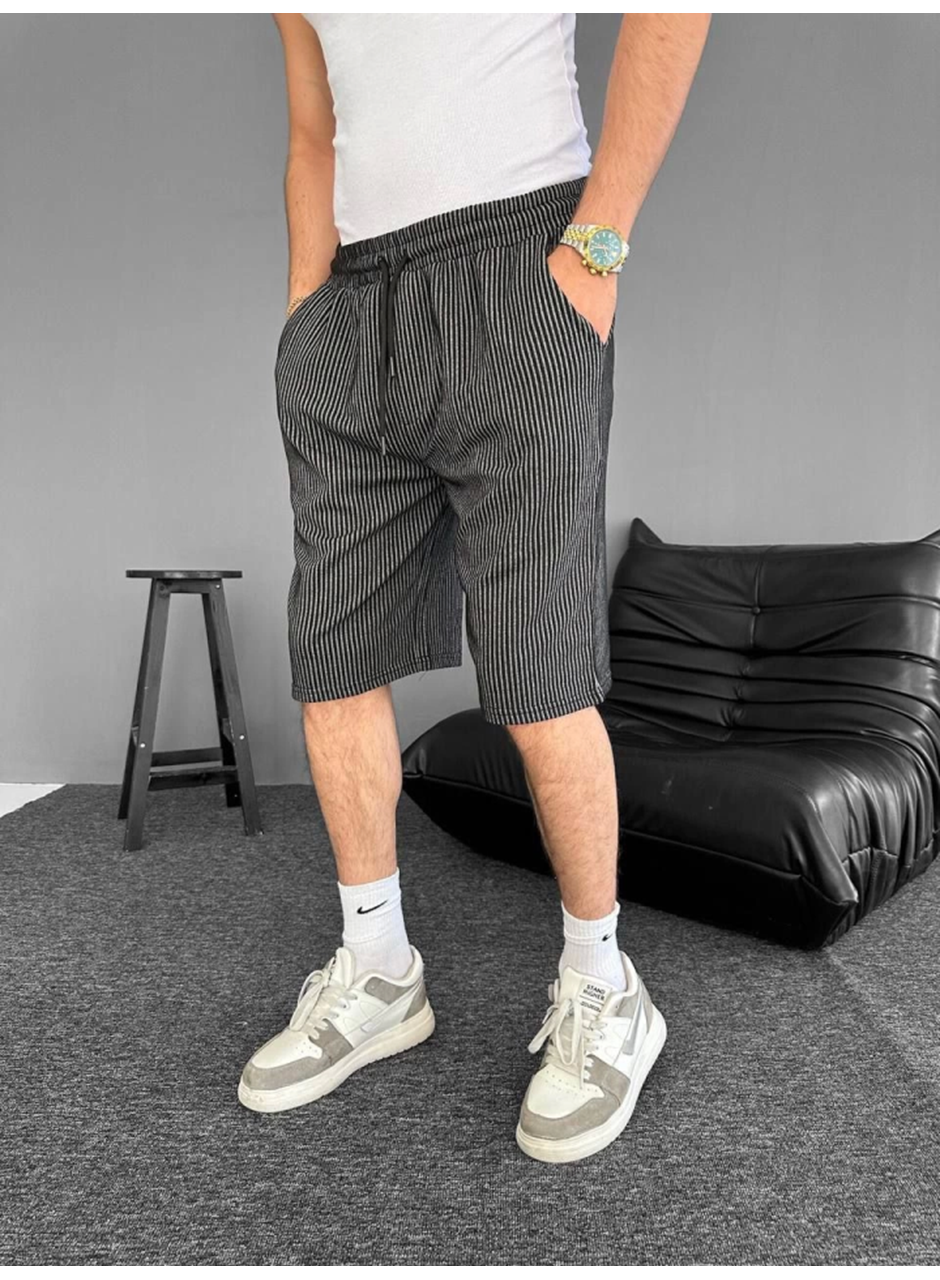 Su Yolu Çizgili Cepli Şort- Siyah