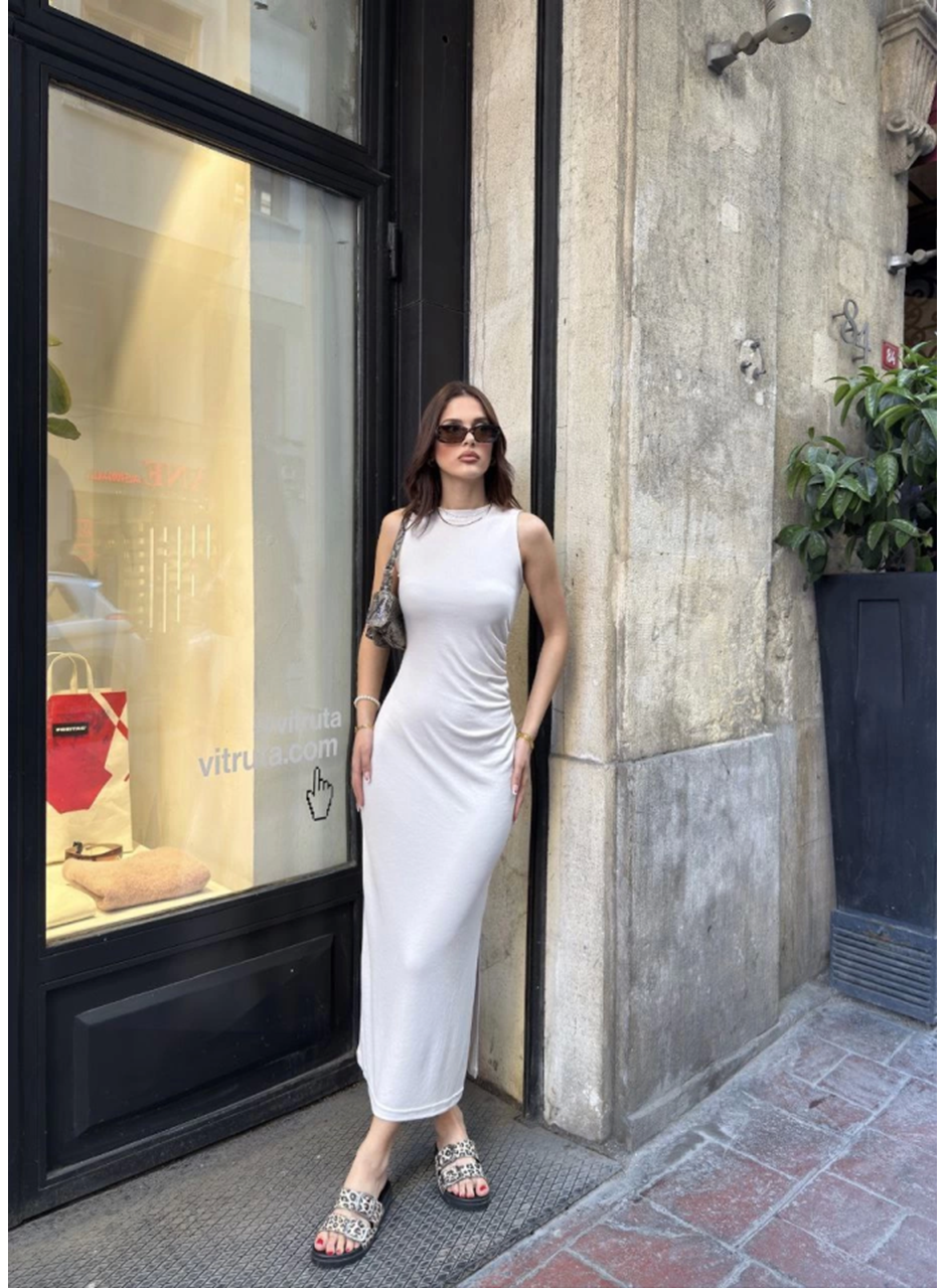 Osy Modal Yumuşak Dokulu Kumaş Bisiklet Yaka Sıfır Kolsuz Yırtmaçlı Uzun Elbise - Beyaz